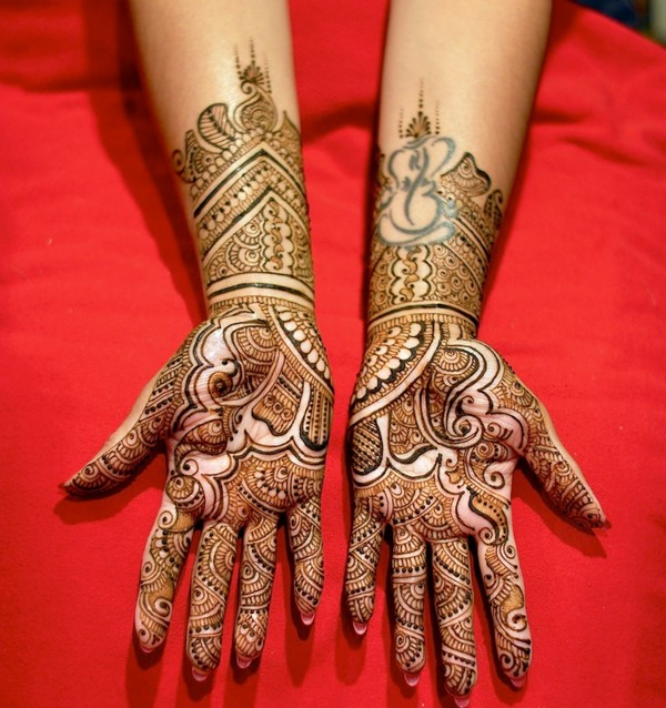 Arabic Mehendi hand design