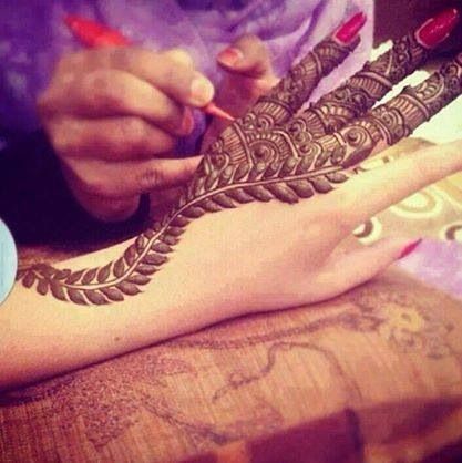 Palm mehndi design