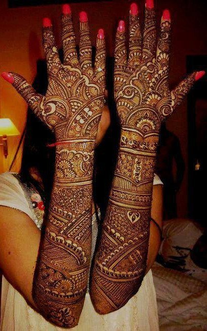 very cool looking half hand mehndi design