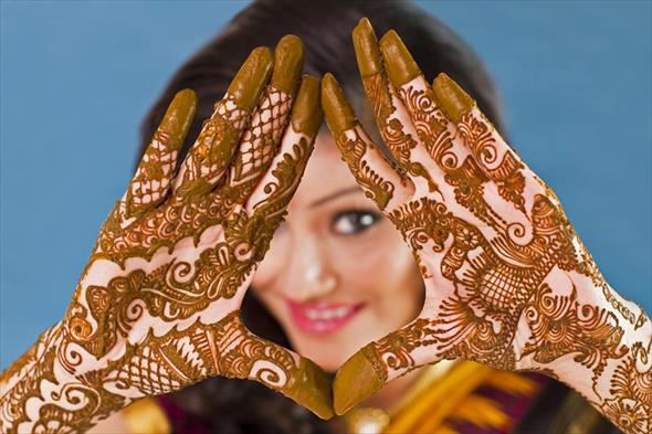 How to get dark mehndi colour for hands
