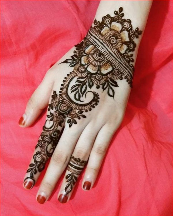 Beautiful bridal mehendi design