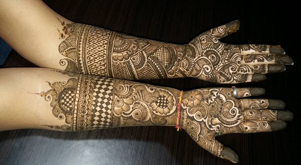 Half hand rajkori mehendi design