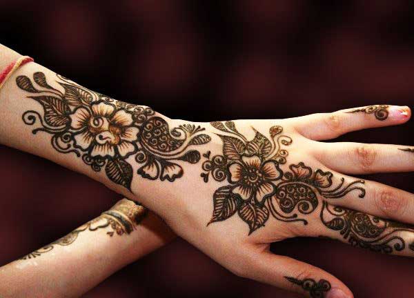 Bridal flowers mehendi design