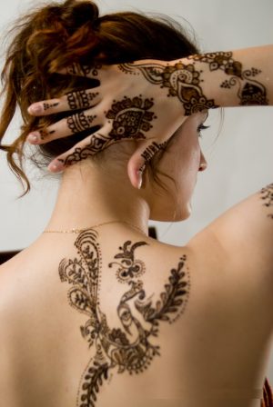 Awesome Mehendi Design for Hand and Shoulder