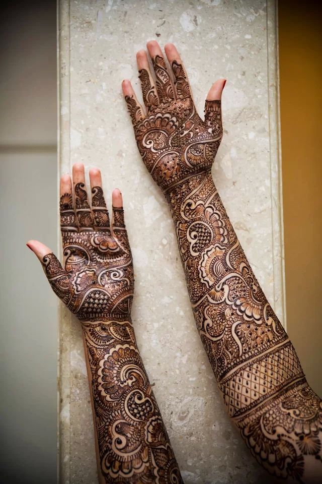 Full hand Mehendi