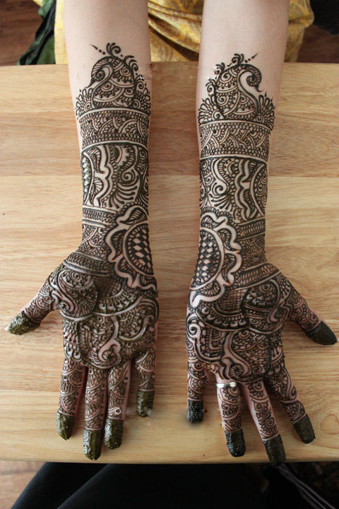 Full hand Mehendi