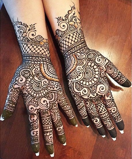 Traditional covering short mehendi design