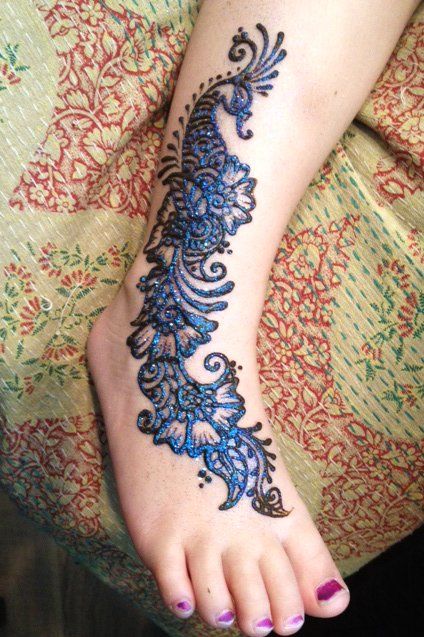 Glitter Mehendi design for feet