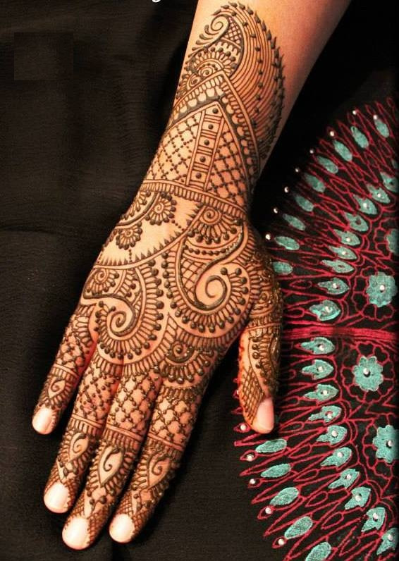 Back Hand Mehendi Design
