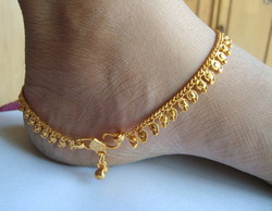 Gold anklet