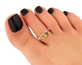 Toe ring design
