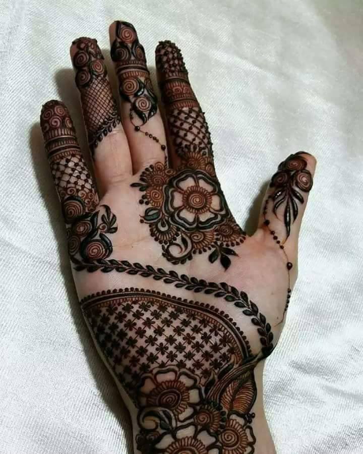 Simple beautiful mehendi design