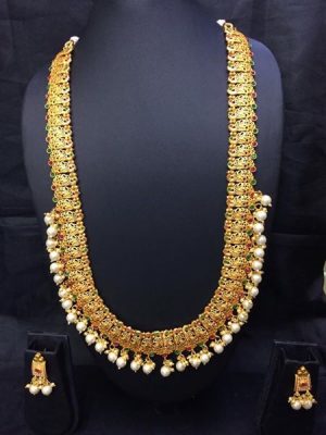 Gold Necklace with pearl