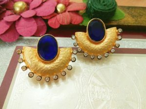 Gem studded Gold earring
