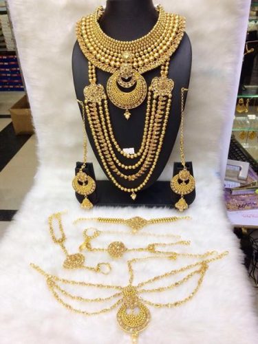 Gold necklace rajmahal style