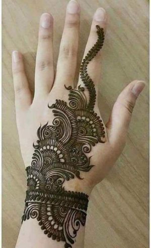 Lata-beal Mehndi design