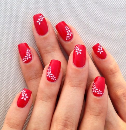 Cute looking red colour nail design