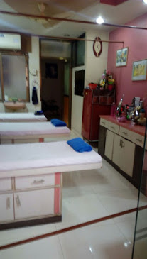 Facial-Massage-Section