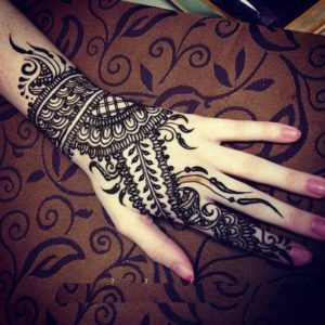 New Serpent style mehendi design