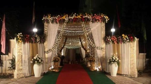 golden_theme_entrance_2