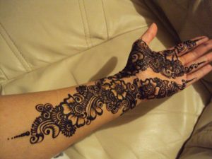 Too Cool looking mehendi design