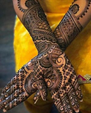 Black color mehendi design