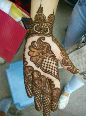 Nothing beautiful than this mehendi