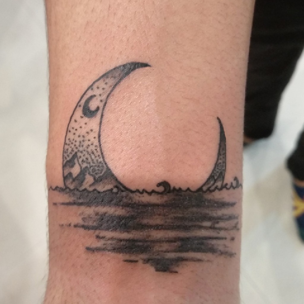 Moon-Tattoo