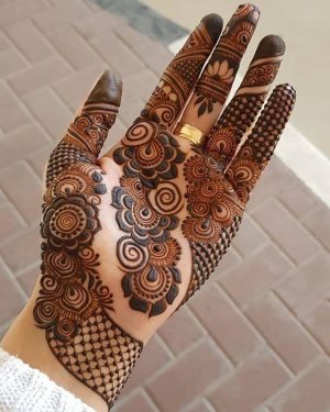 Awesome looking Beautiful Palm Mehendi Design