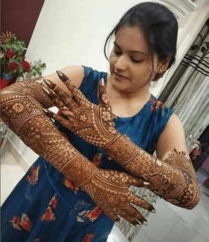 Bridal mehendi for Full hand and Legs. Dark mehndi design for brides