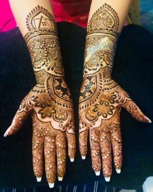 Beautiful Full hand mehendi design for Bride