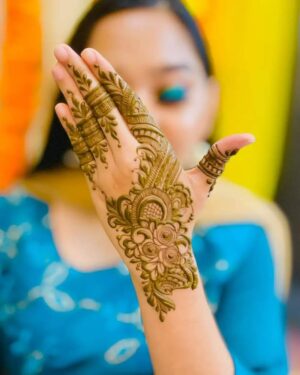 Stylish Turkish Mehendi design