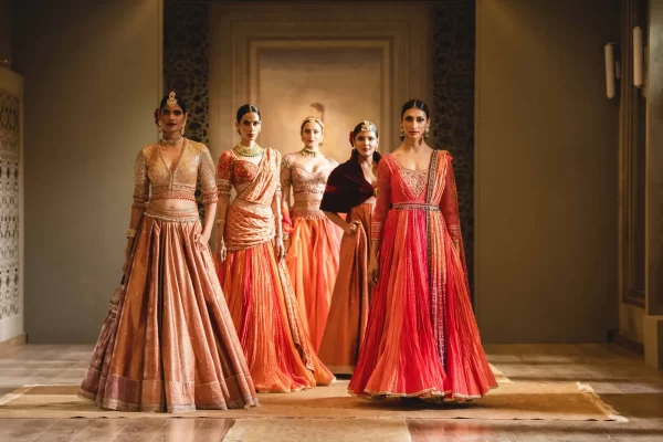 india-e-commerce-voguebus-tarun-tahiliani-sep-20-story-inline-1